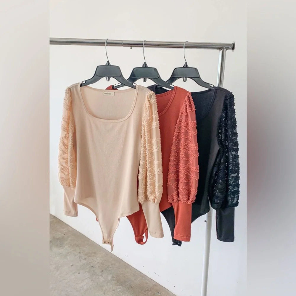 And The Why Textured Puff Sleeve Bodysuit - Picture 5 of 5